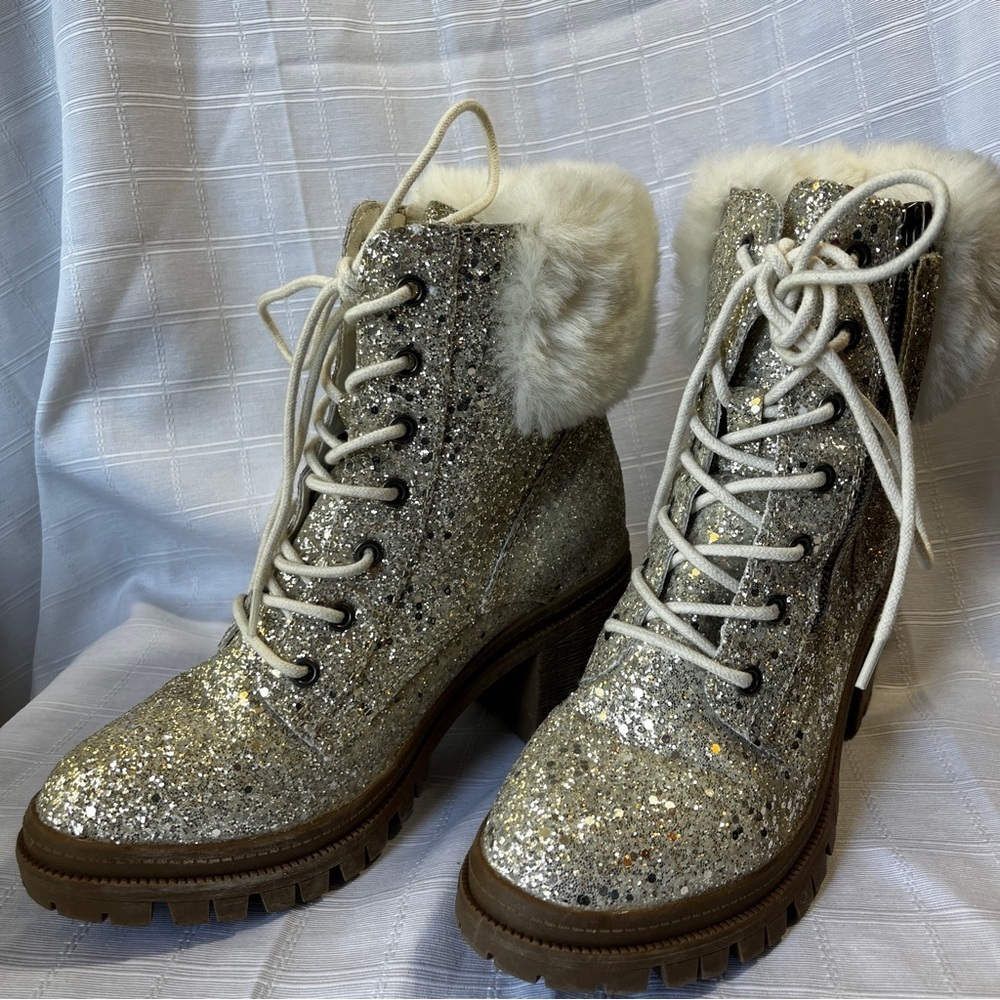 Very G Sparkling Silver Ankle Boots with Faux Fur Trim Women's Size 6.5 Glam